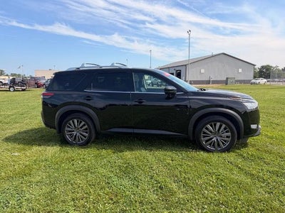 2025 Nissan Pathfinder SL 2WD