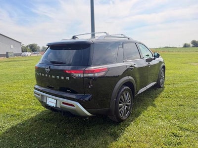 2025 Nissan Pathfinder SL 2WD