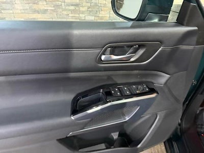 2024 Nissan Pathfinder SL 2WD