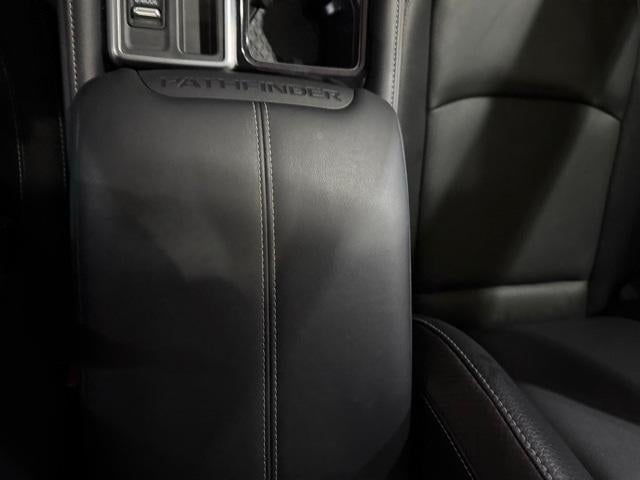 2024 Nissan Pathfinder SL 2WD