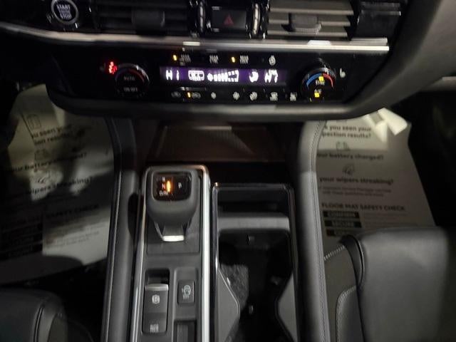 2024 Nissan Pathfinder SL 2WD