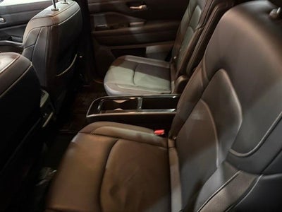 2024 Nissan Pathfinder SL 2WD