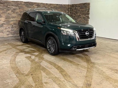2024 Nissan Pathfinder SL 2WD