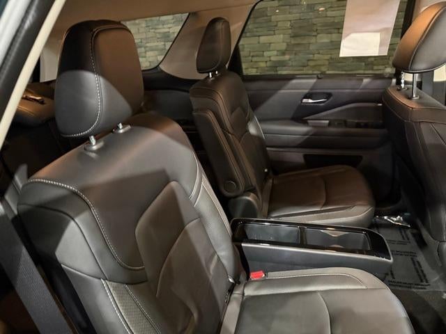 2024 Nissan Pathfinder SL 2WD