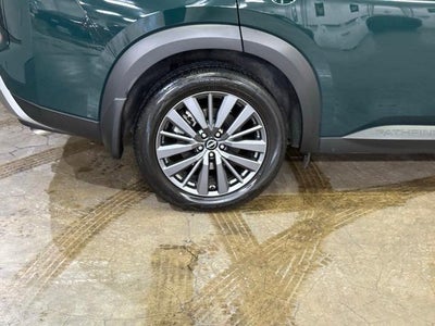 2024 Nissan Pathfinder SL 2WD