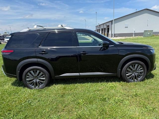 2025 Nissan Pathfinder SL 4WD