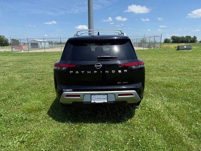 2025 Nissan Pathfinder SL 4WD