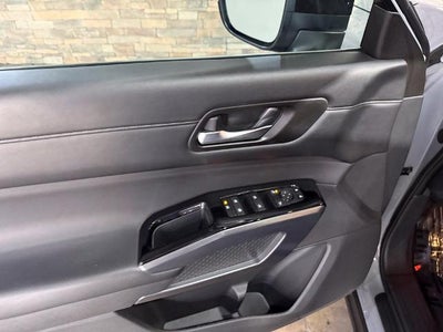 2024 Nissan Pathfinder SL 4WD
