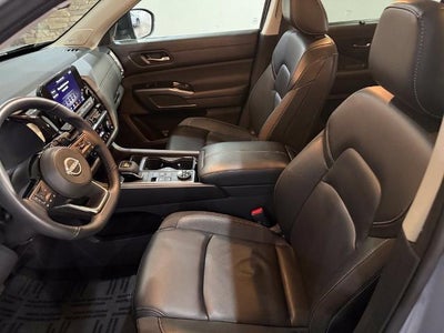 2024 Nissan Pathfinder SL 4WD