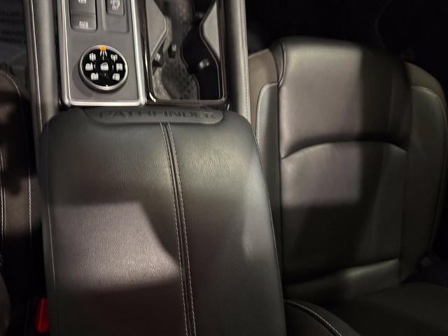 2024 Nissan Pathfinder SL 4WD