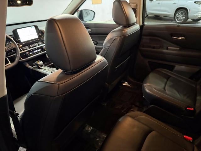 2024 Nissan Pathfinder SL 4WD