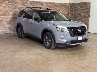 2024 Nissan Pathfinder SL 4WD