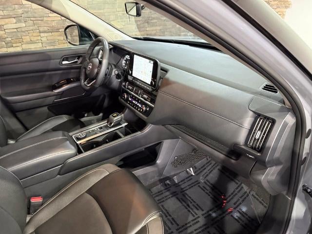 2024 Nissan Pathfinder SL 4WD