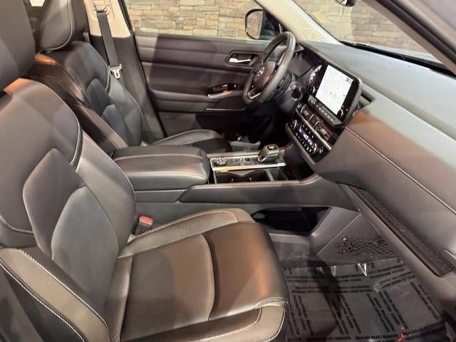 2024 Nissan Pathfinder SL 4WD