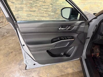 2024 Nissan Pathfinder SL 4WD