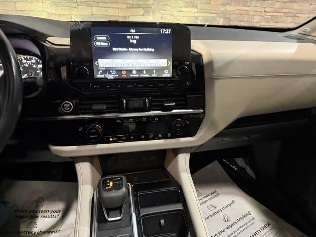 2023 Nissan Pathfinder SL 4WD