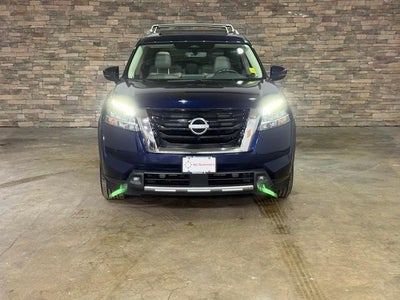 2023 Nissan Pathfinder SL 4WD