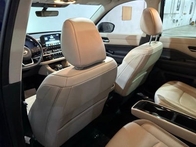 2023 Nissan Pathfinder SL 4WD
