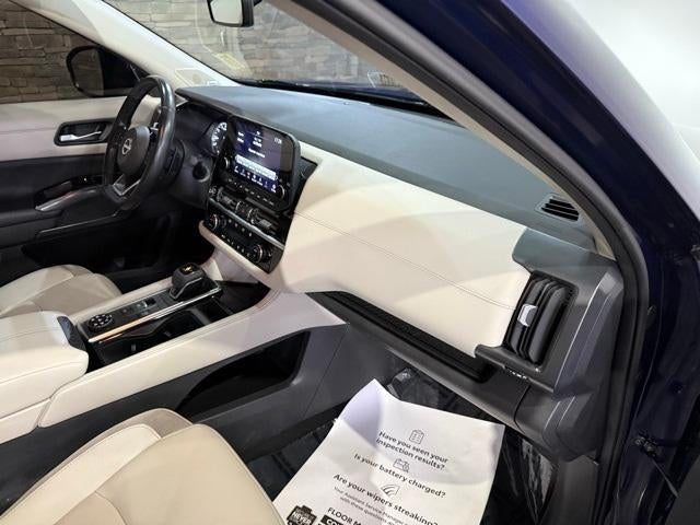 2023 Nissan Pathfinder SL 4WD