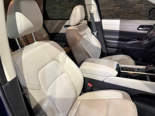 2023 Nissan Pathfinder SL 4WD