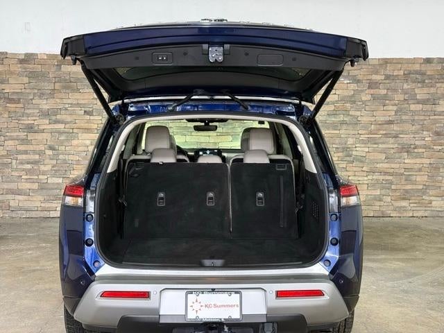 2023 Nissan Pathfinder SL 4WD