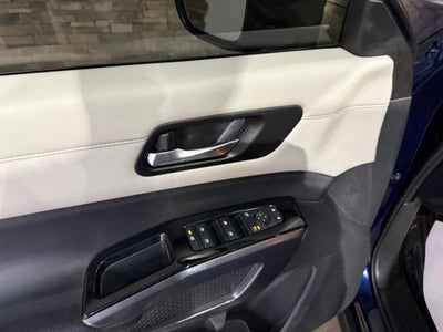 2023 Nissan Pathfinder SL 4WD