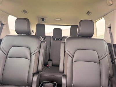 2025 Nissan Pathfinder SL 4WD