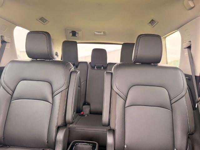2025 Nissan Pathfinder SL 4WD