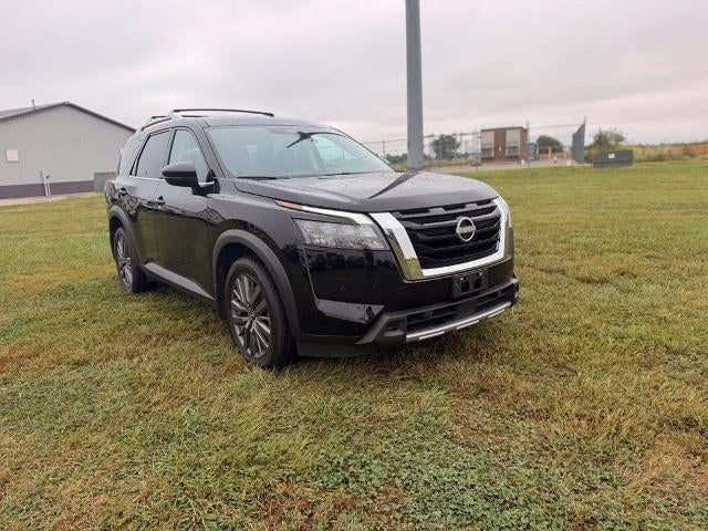 2025 Nissan Pathfinder SL 4WD