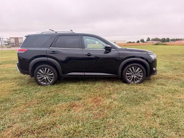 2025 Nissan Pathfinder SL 4WD