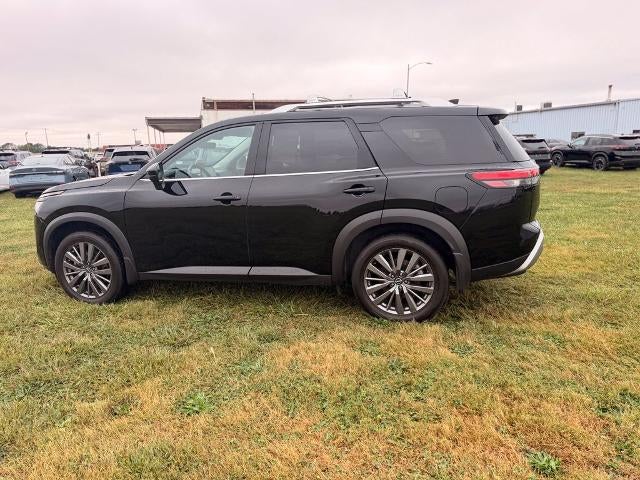 2025 Nissan Pathfinder SL 4WD