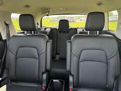 2025 Nissan Pathfinder SL 4WD