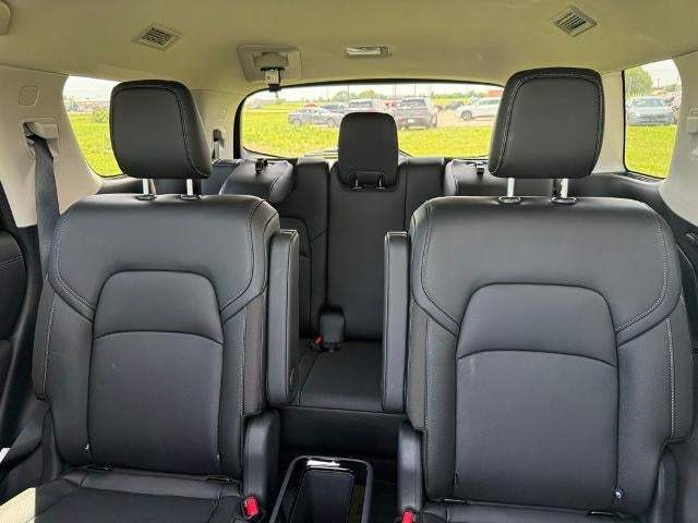 2025 Nissan Pathfinder SL 4WD