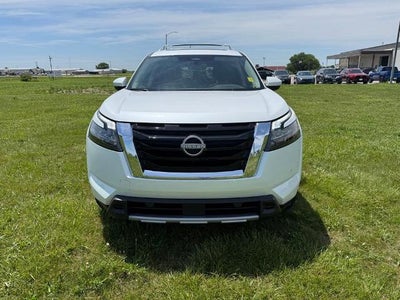 2025 Nissan Pathfinder SL 4WD