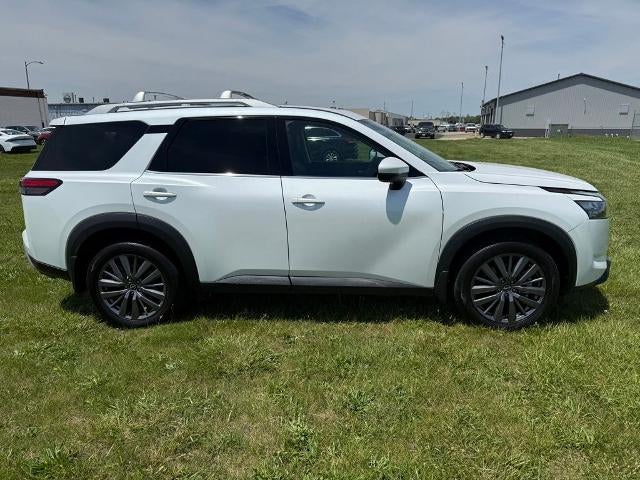 2025 Nissan Pathfinder SL 4WD