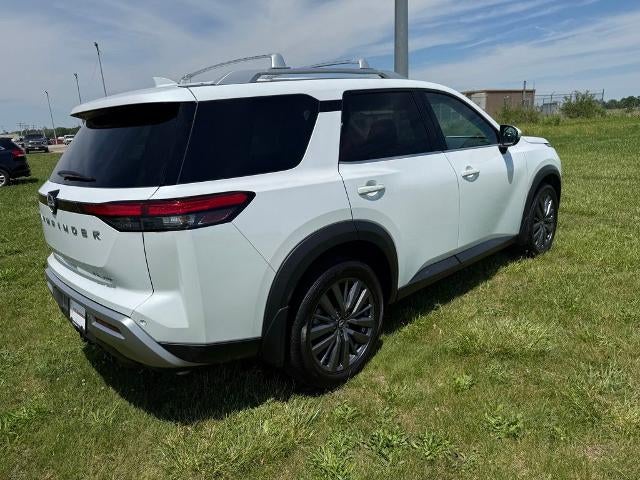 2025 Nissan Pathfinder SL 4WD