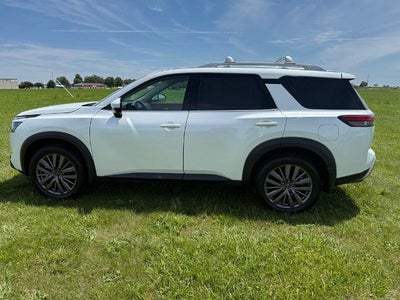 2025 Nissan Pathfinder SL 4WD