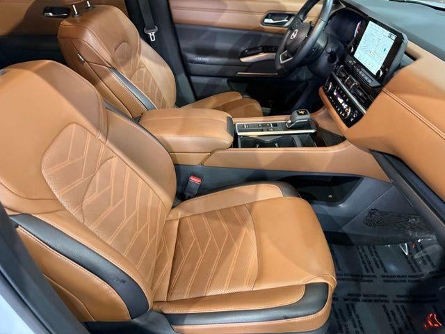 2025 Nissan Pathfinder Platinum 2WD