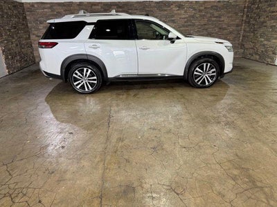 2025 Nissan Pathfinder Platinum 2WD