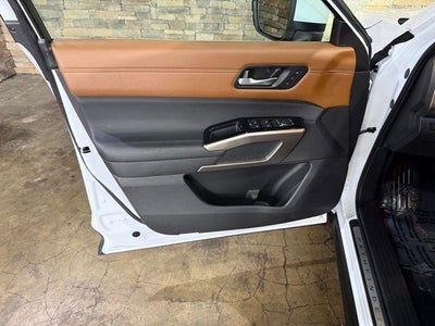 2025 Nissan Pathfinder Platinum 2WD