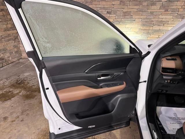 2025 Toyota Grand Highlander Hybrid MAX Platinum AWD (Natl)