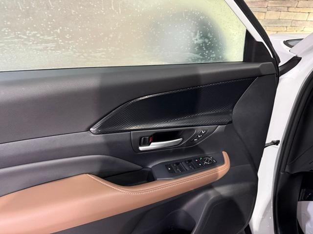 2025 Toyota Grand Highlander Hybrid MAX Platinum AWD (Natl)