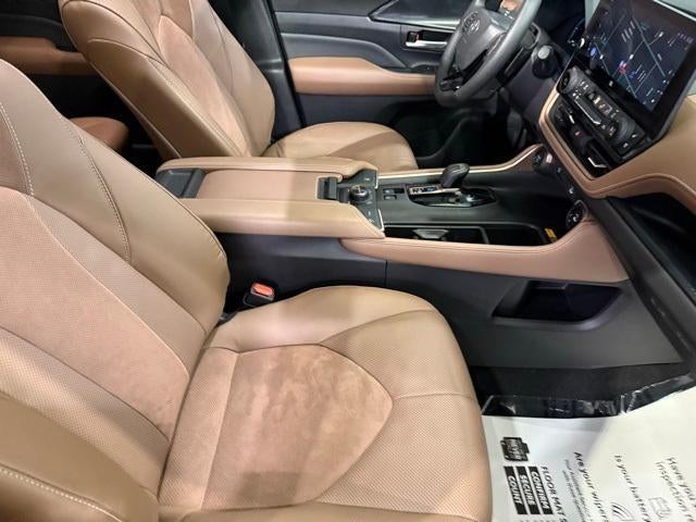 2025 Toyota Grand Highlander Hybrid MAX Platinum AWD (Natl)