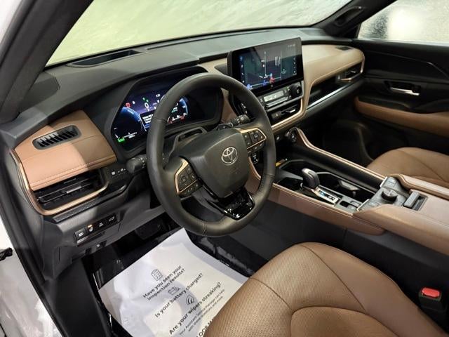 2025 Toyota Grand Highlander Hybrid MAX Platinum AWD (Natl)