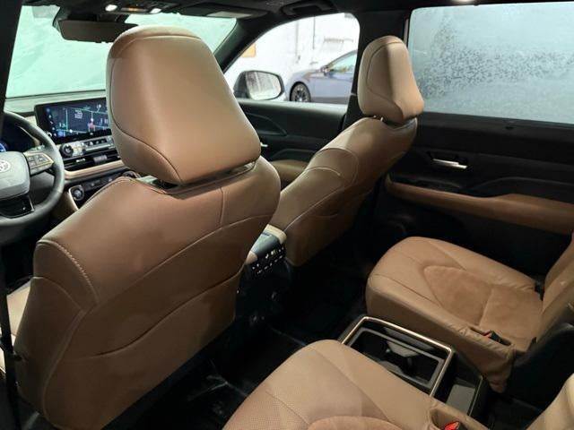 2025 Toyota Grand Highlander Hybrid MAX Platinum AWD (Natl)