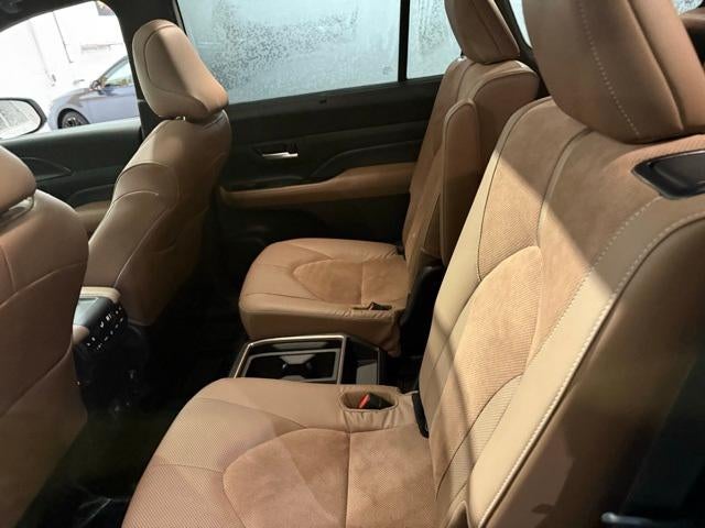 2025 Toyota Grand Highlander Hybrid MAX Platinum AWD (Natl)