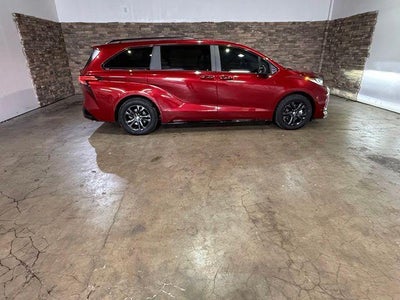 2025 Toyota Sienna XSE AWD 7-Passenger (Natl)