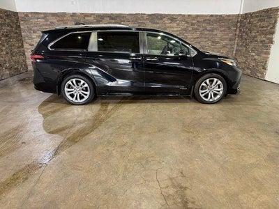 2021 Toyota Sienna Platinum FWD 7-Passenger (Natl)