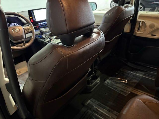 2021 Toyota Sienna Platinum FWD 7-Passenger (Natl)