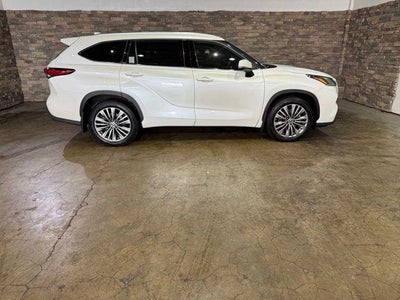 2021 Toyota Highlander Platinum AWD (Natl)